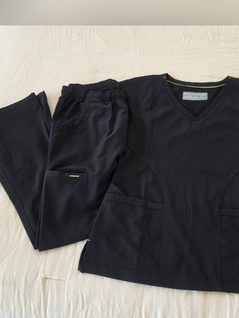 MED COUTURE AIR Scrub Set in Black with Lime Accents SMALL